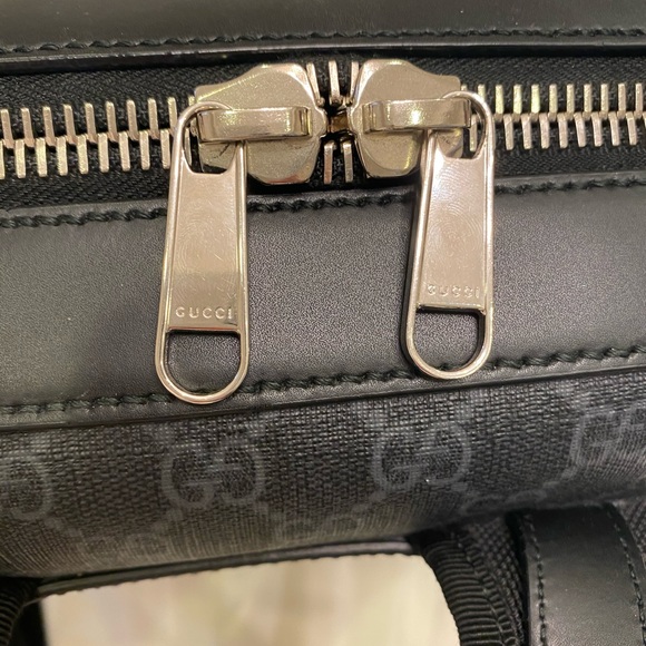 Authentic Gucci Supreme Canvas Backpack - Picture 3 of 11